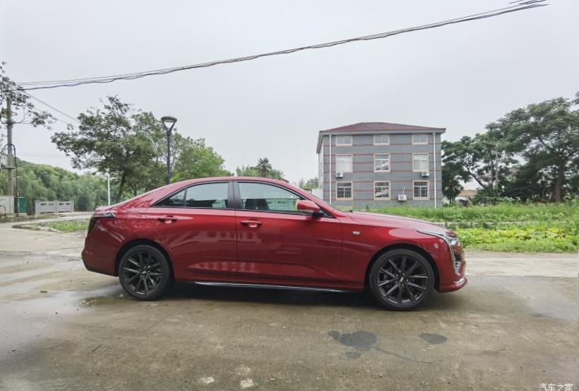 Cadillac CT4