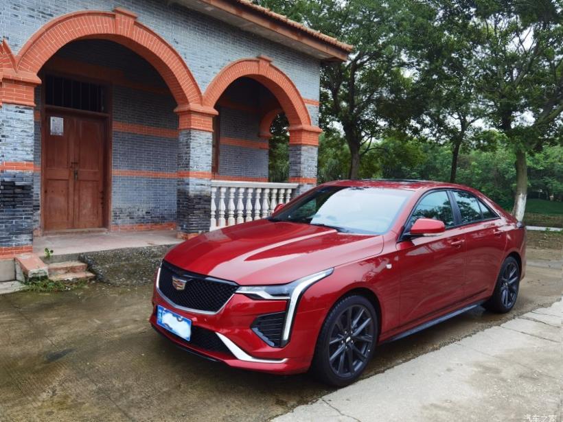 Cadillac CT4