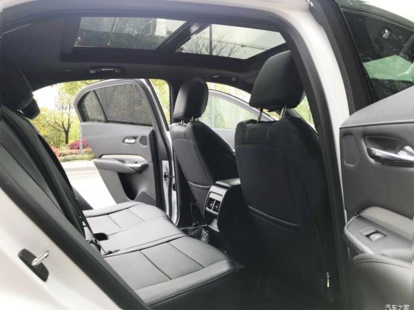 Cadillac XT4