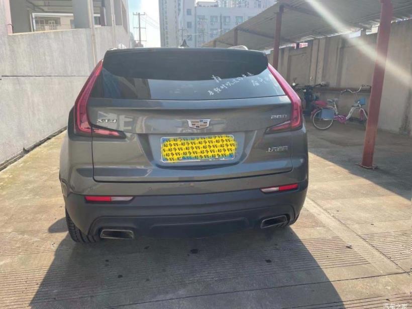 Cadillac XT4
