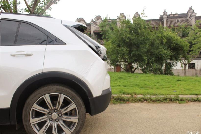 Cadillac XT4