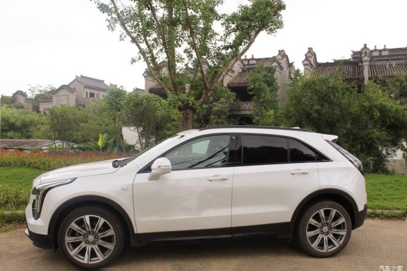 Cadillac XT4