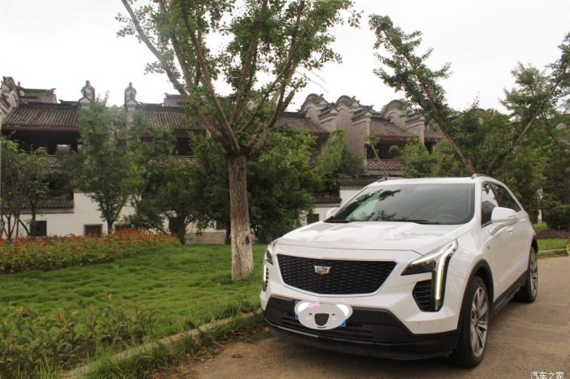 Cadillac XT4