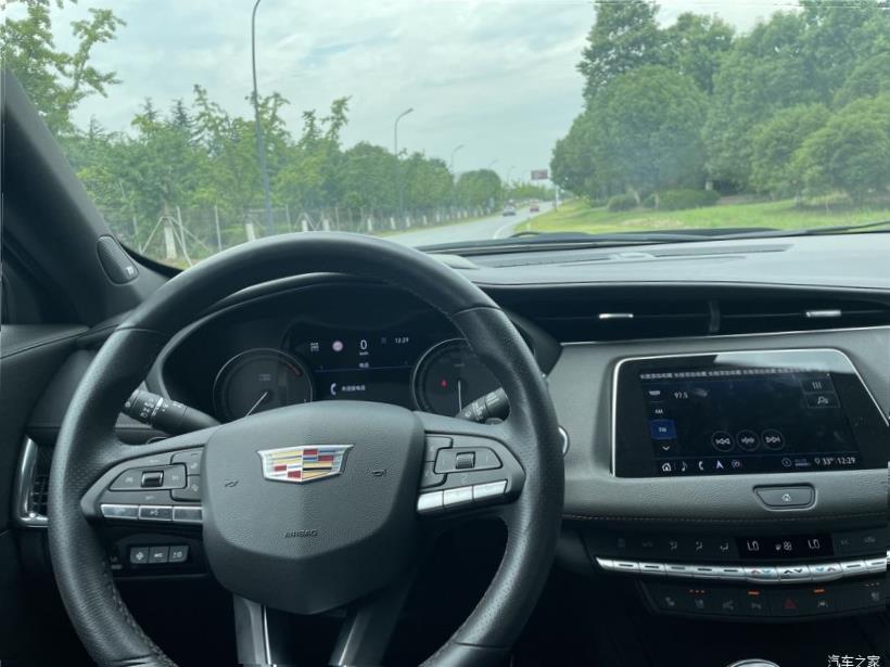 Cadillac XT4