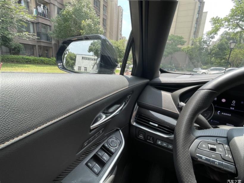Cadillac XT4