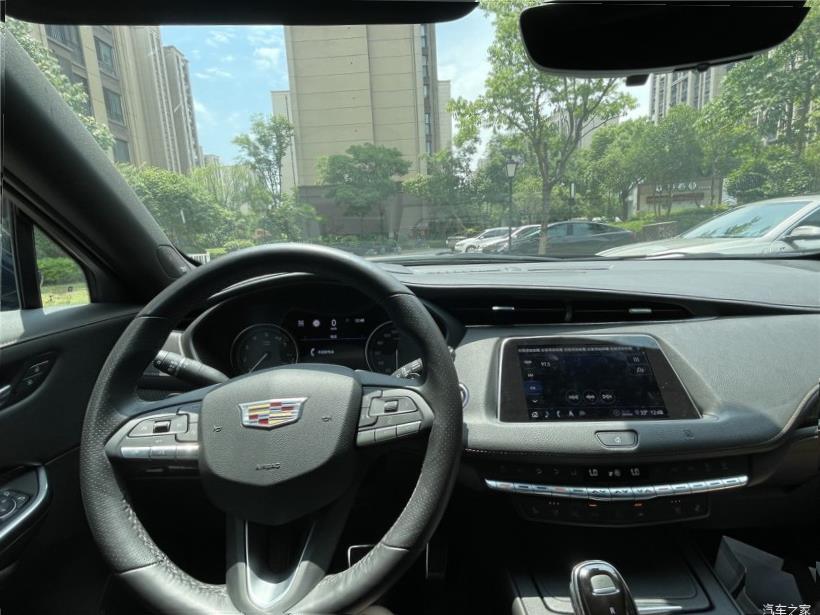 Cadillac XT4