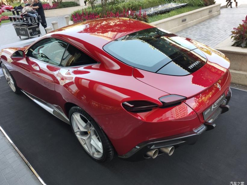 Ferrari 488 Pista