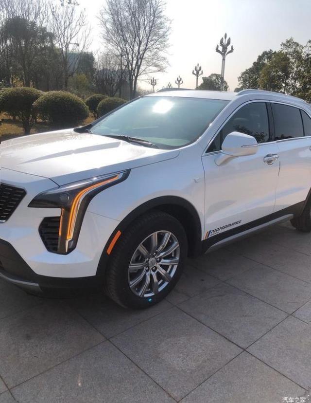 Cadillac XT4