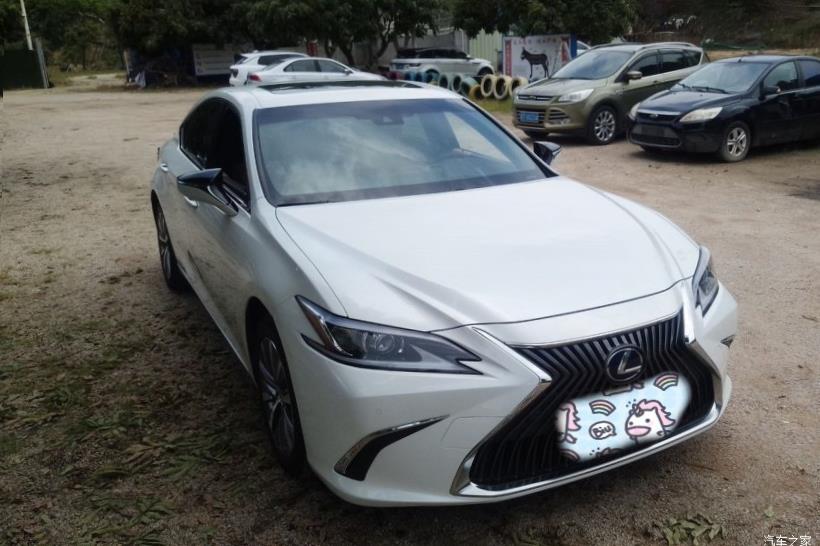 Lexus ES350 (XV70)