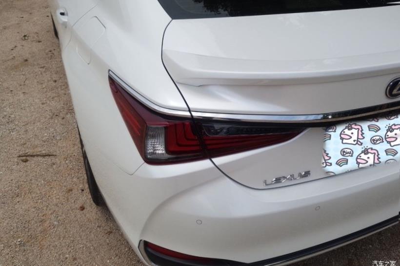 Lexus ES350 (XV70)
