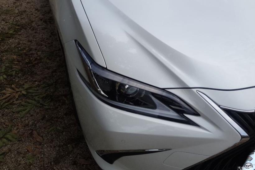 Lexus ES350 (XV70)