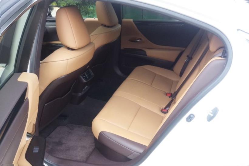 Lexus ES350 (XV70)