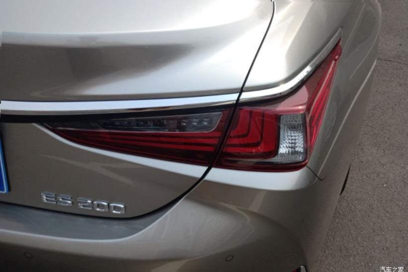 Lexus ES350 (XV70)