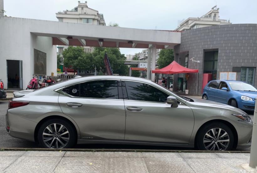 Lexus ES350 (XV70)