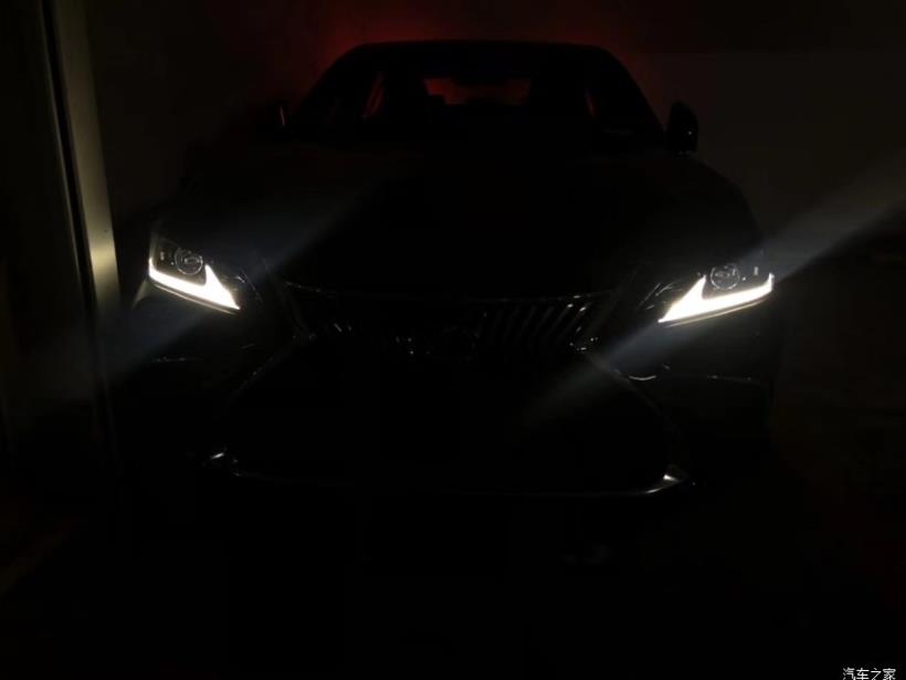 Lexus ES350 (XV70)