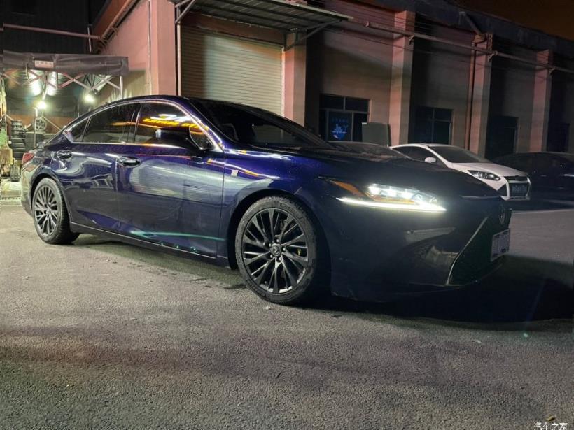 Lexus ES350 (XV70)