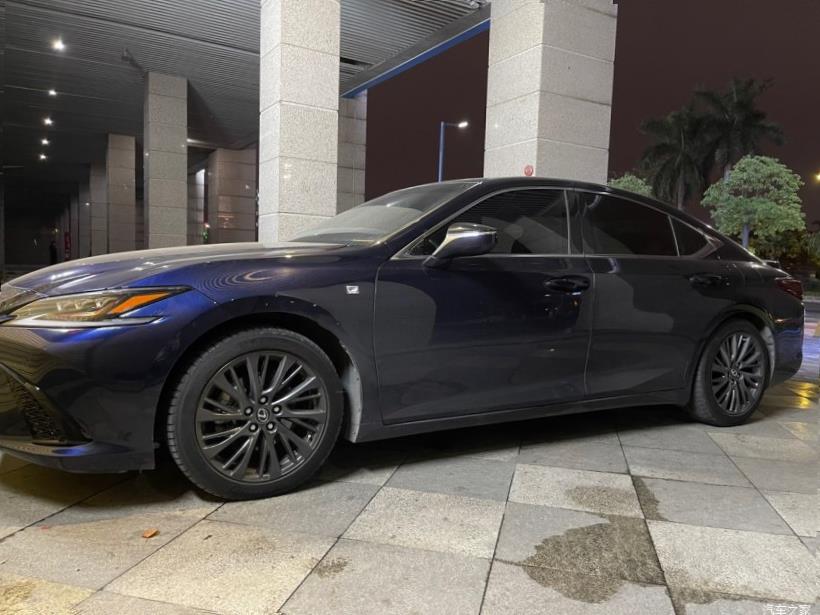 Lexus ES350 (XV70)