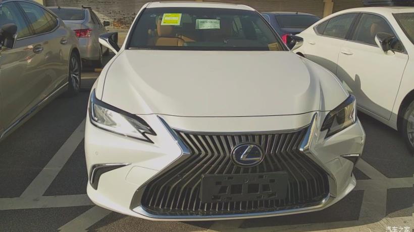 Lexus ES350 (XV70)