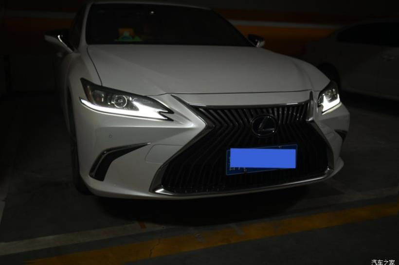 Lexus ES350 (XV70)