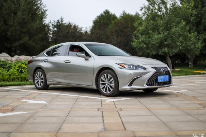 Lexus ES350 (XV70)