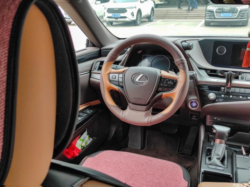 Lexus ES350 (XV70)