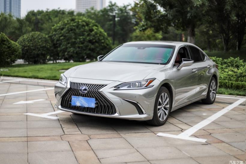 Lexus ES350 (XV70)