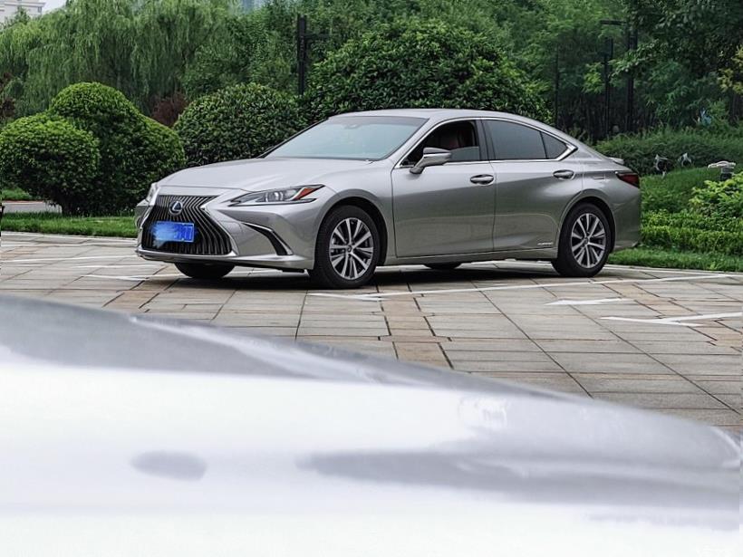 Lexus ES350 (XV70)