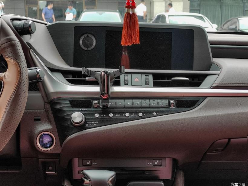 Lexus ES350 (XV70)