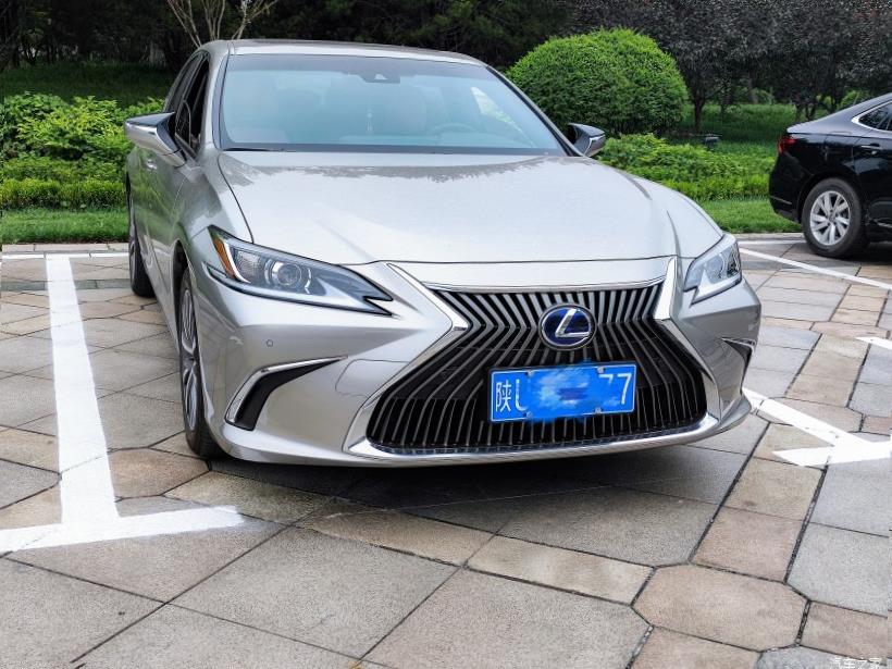 Lexus ES350 (XV70)
