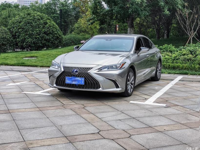 Lexus ES350 (XV70)