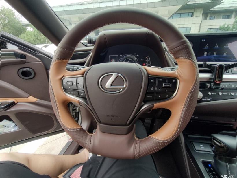 Lexus ES350 (XV70)