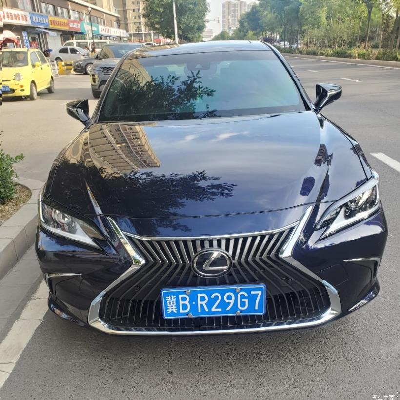 Lexus ES350 (XV70)