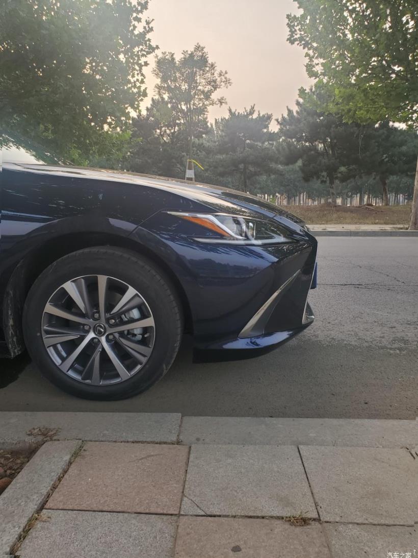Lexus ES350 (XV70)