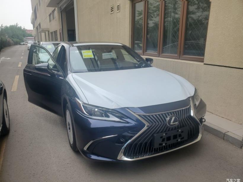 Lexus ES350 (XV70)