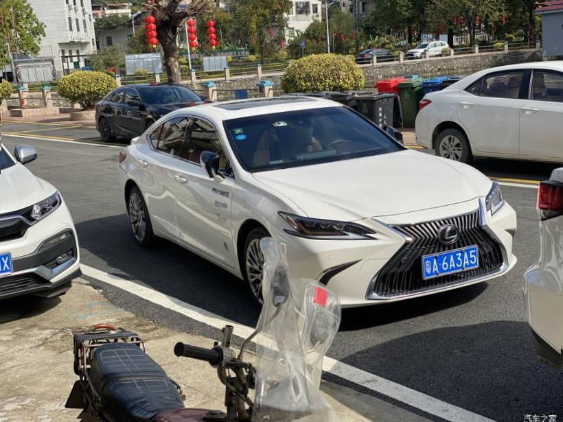 Lexus ES350 (XV70)