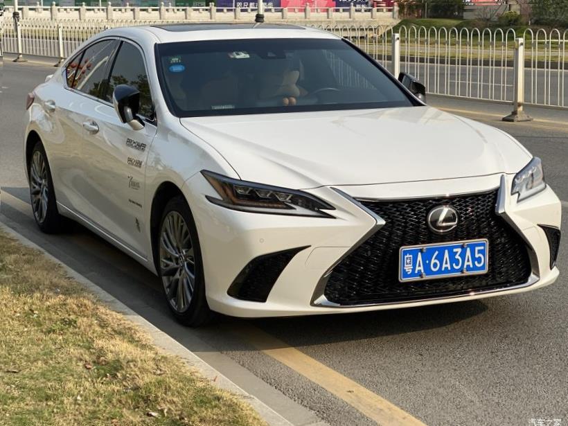 Lexus ES350 (XV70)