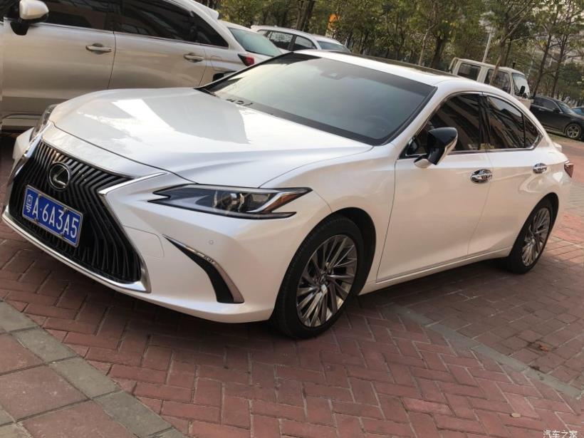 Lexus ES350 (XV70)