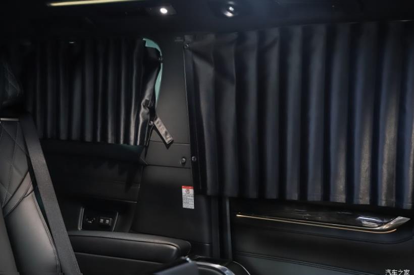 Lexus LM300h (H30)