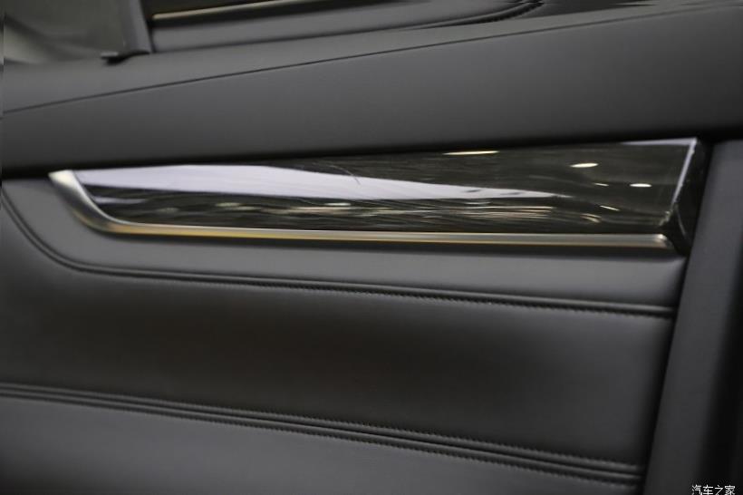 Lexus LM300h (H30)