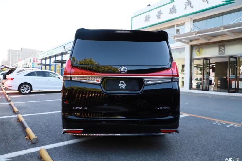 Lexus LM300h (H30)