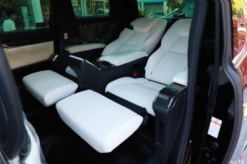 Lexus LM300h (H30)