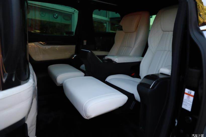 Lexus LM300h (H30)