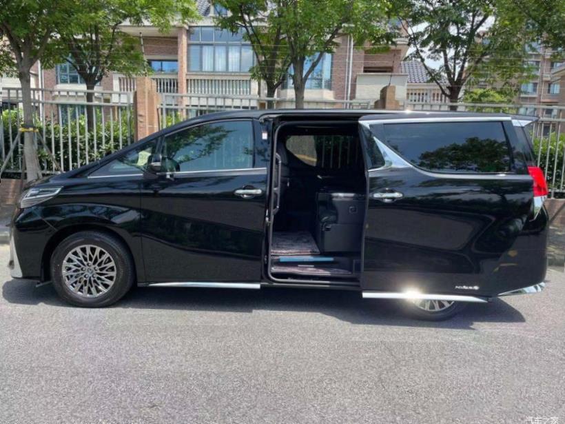 Lexus LM300h (H30)