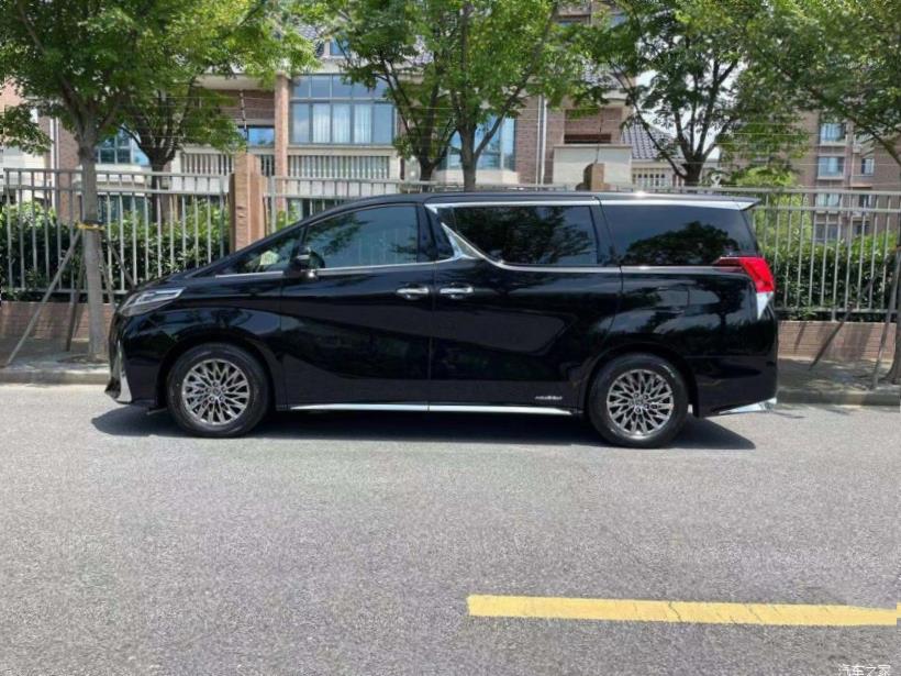 Lexus LM300h (H30)