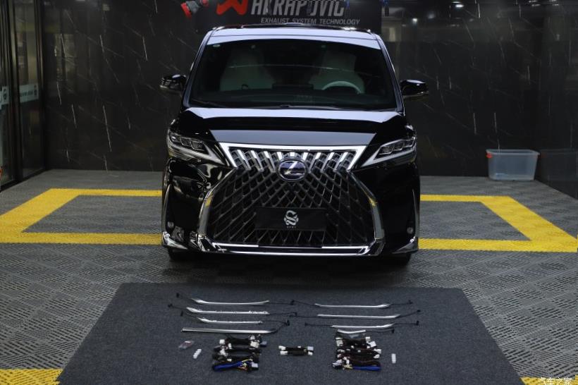 Lexus LM300h (H30)