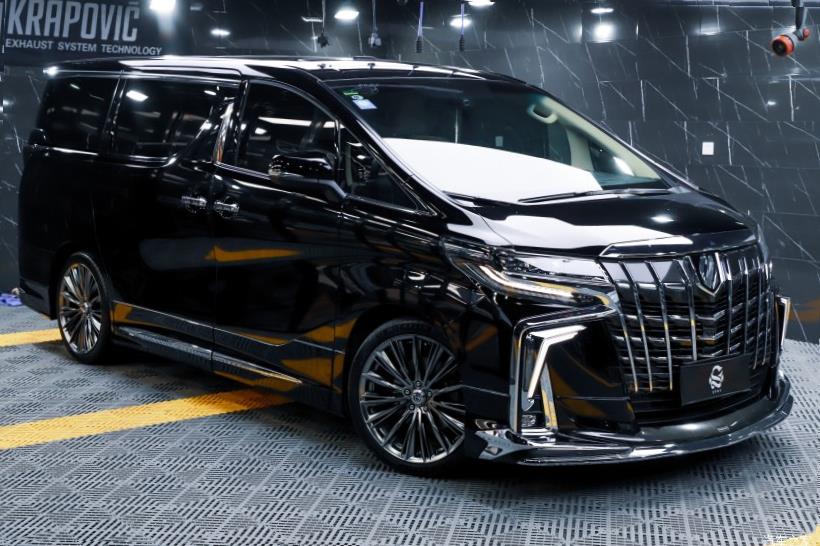 Lexus LM300h (H30)