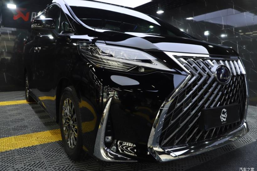 Lexus LM300h (H30)