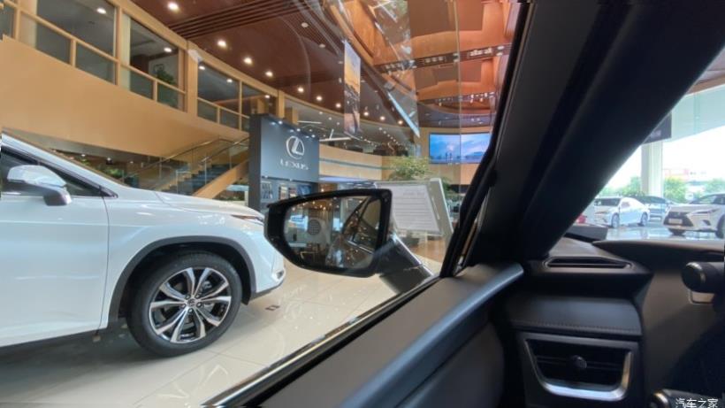 Lexus NX200 (Z10)