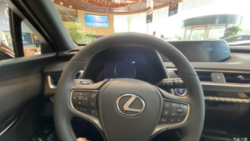 Lexus NX200 (Z10)