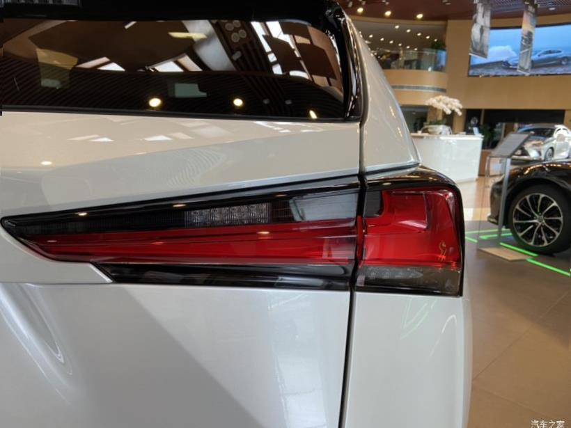 Lexus NX200 (Z10)